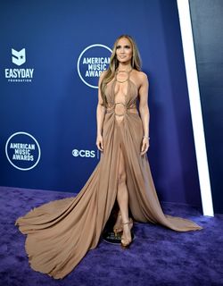Jennifer Lopez feet photo thumbnail