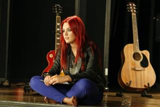 Ewa Farna feet photo thumbnail
