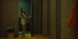 Elizabeth Olsen feet photo thumbnail