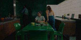 Elizabeth Olsen feet photo thumbnail