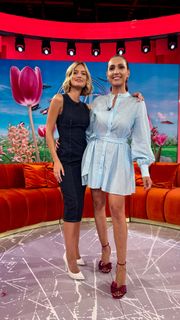 Caterina Balivo feet photo thumbnail