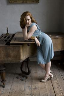 Amy Adams feet photo thumbnail