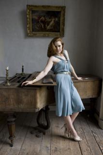 Amy Adams feet photo thumbnail