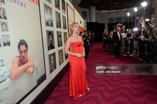 Scarlett Johansson feet photo thumbnail