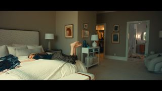 Elizabeth Banks feet photo thumbnail