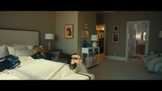 Elizabeth Banks feet photo thumbnail