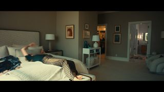 Elizabeth Banks feet photo thumbnail
