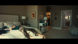 Elizabeth Banks feet photo thumbnail