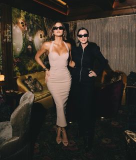 Khloé Kardashian feet photo 4