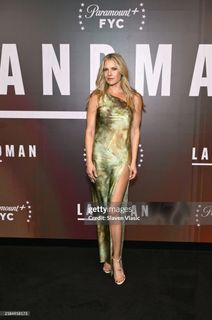 Ali Larter feet photo thumbnail