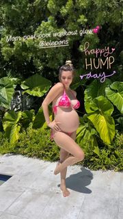Lele Pons feet photo 5