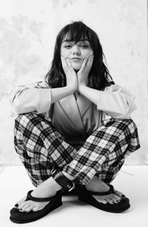 Maisie Williams feet photo 3