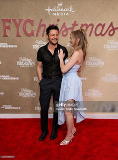 Hunter King feet photo 3