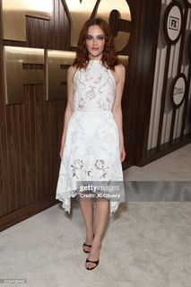 Madeline Brewer feet photo 2