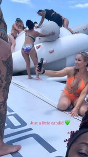 Demi Bennett feet photo 1