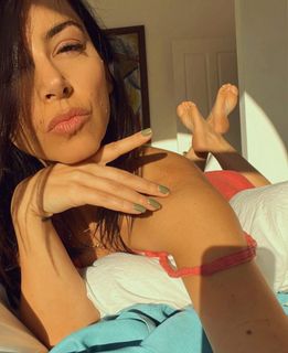 Claudia Lizaldi feet photo thumbnail
