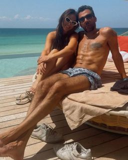 Claudia Lizaldi feet photo thumbnail