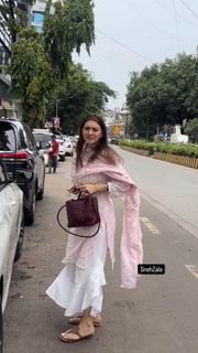 Hansika Motwani feet photo 2