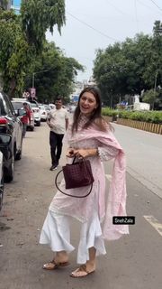 Hansika Motwani feet photo 1