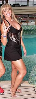 Juliana Salimeni feet photo thumbnail