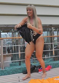 Juliana Salimeni feet photo thumbnail