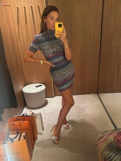 Hadise feet photo thumbnail