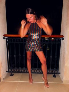 Hadise feet photo thumbnail