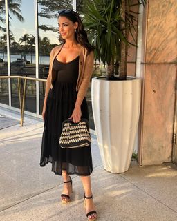 Jessica Lowndes feet photo thumbnail