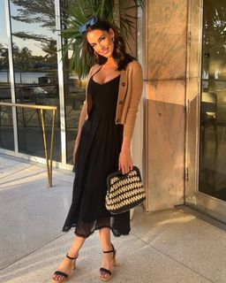 Jessica Lowndes feet photo thumbnail