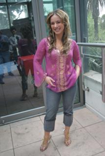 Claudia Lizaldi feet photo thumbnail