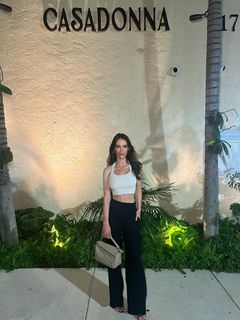Jessica Lowndes feet photo thumbnail