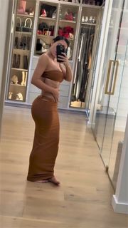 Kim Kardashian feet photo 3