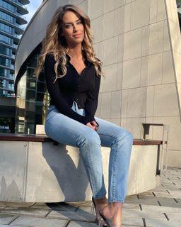 Jessica Lowndes feet photo thumbnail