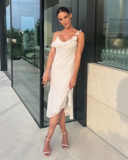 Jessica Lowndes feet photo thumbnail
