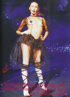 Kylie Minogue feet photo thumbnail