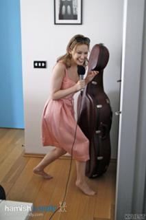 Kylie Minogue feet photo thumbnail