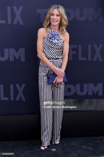 Julie Bowen feet photo 5