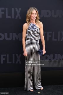 Julie Bowen feet photo 4
