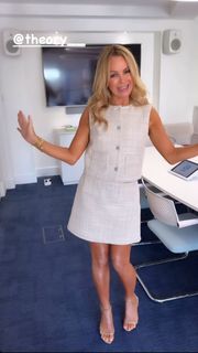 Amanda Holden feet photo thumbnail
