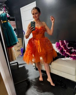 Rachael Leigh Cook feet photo 1