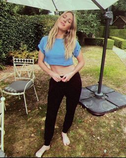 Ellie Goulding feet photo 4
