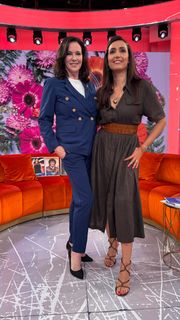 Caterina Balivo feet photo thumbnail