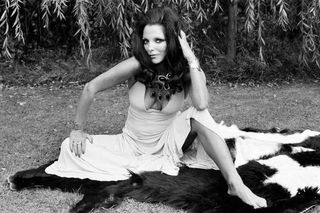 Joan Collins feet photo 5