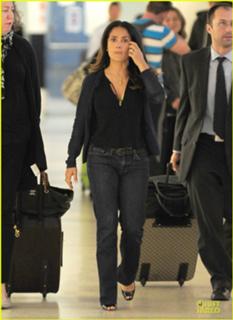 Salma Hayek feet photo thumbnail
