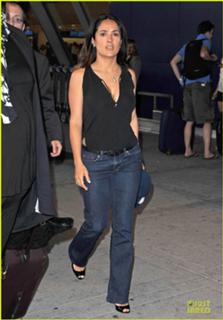 Salma Hayek feet photo thumbnail