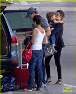 Penélope Cruz feet photo thumbnail