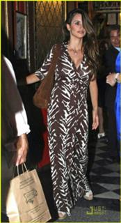 Penélope Cruz feet photo thumbnail
