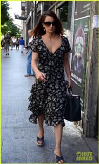 Penélope Cruz feet photo thumbnail