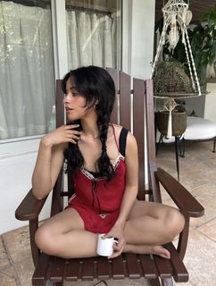 Camila Cabello feet photo 3