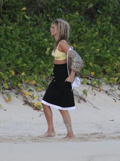 Kate Moss feet photo thumbnail
